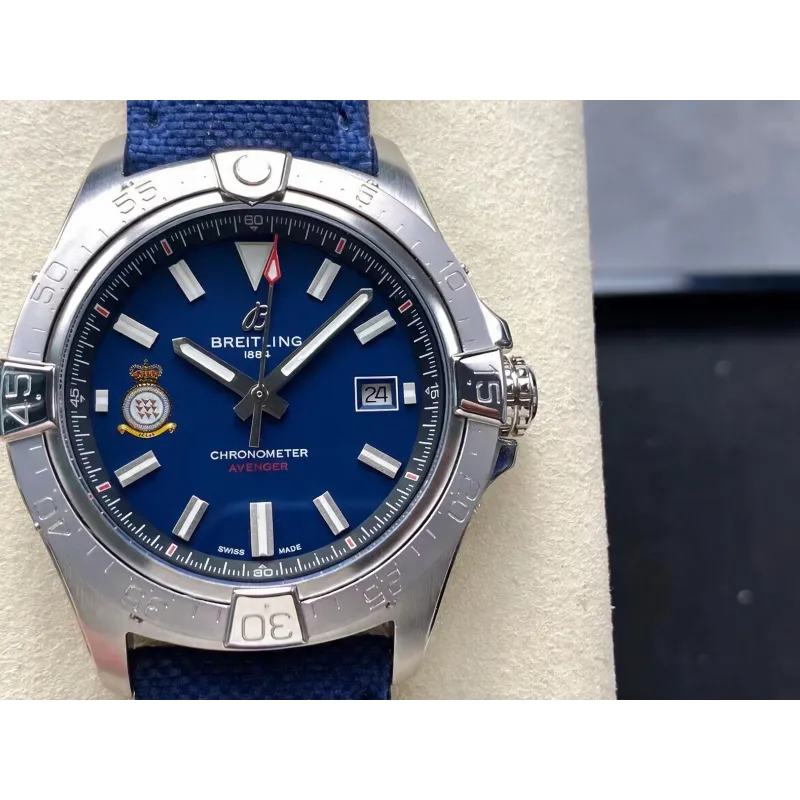 Breitling Avenger A173281A1C1X1 Replica - Cadran Bleu Lunette Cannelee