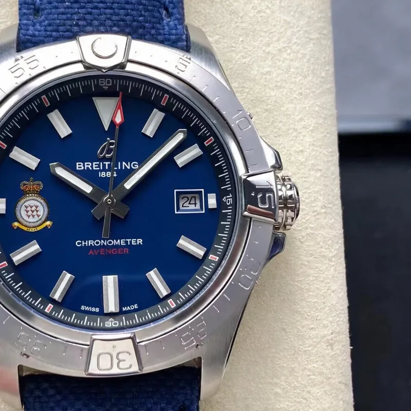 Breitling Avenger A173281A1C1X1 Replica - Cadran Bleu Lunette Cannelee