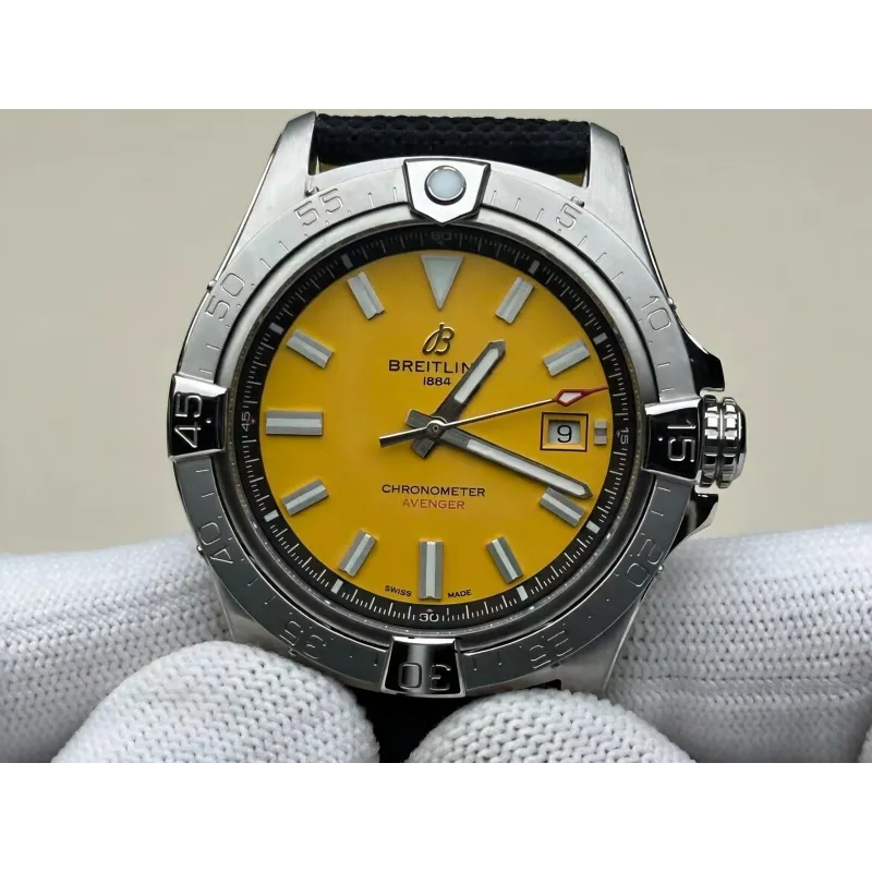 Breitling Avenger A17319101I1X1 Replica - Cadran Jaune Lunette Cannelee