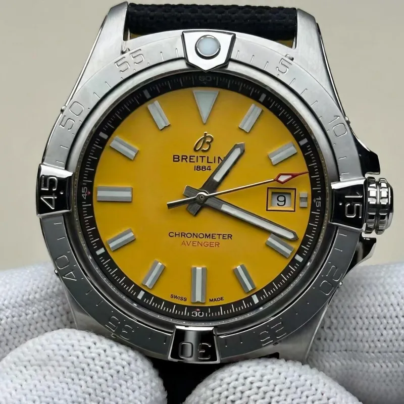 Breitling Avenger A17319101I1X1 Replica - Cadran Jaune Lunette Cannelee