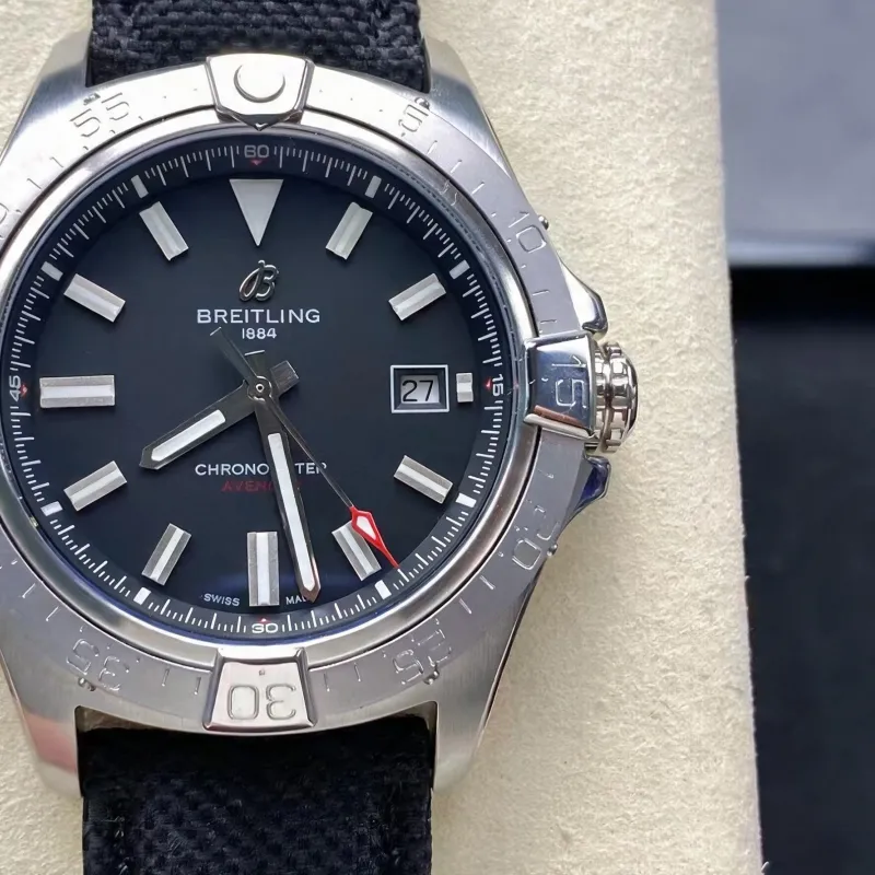 Breitling Avenger A17328101B1X1 Replica - Cadran Noir Lunette Cannelee