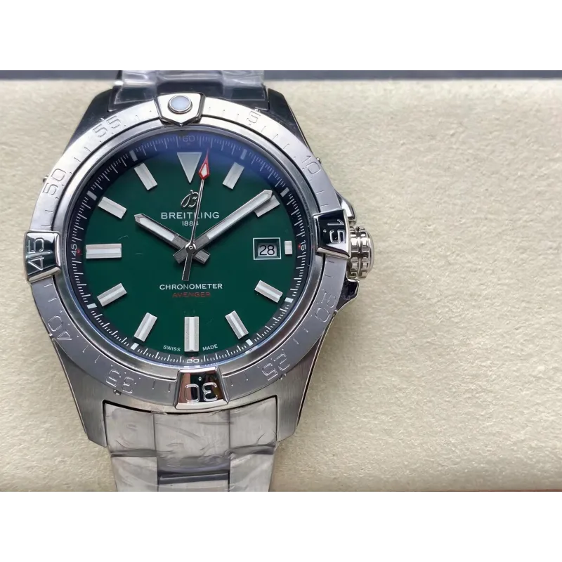 Breitling Avenger A17328101L1A1 Replica - Cadran Vert Lunette Cannelee