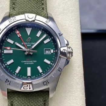 Breitling Avenger A32320101B1X1 Replica - Cadran Vert Lunette Cannelee