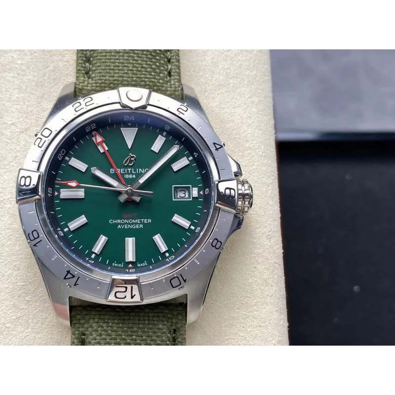 Breitling Avenger A32320101B1X1 Replica - Cadran Vert Lunette Cannelee