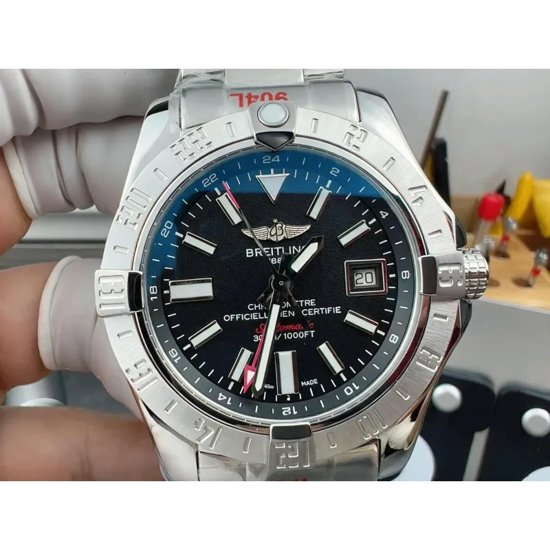 Breitling Avenger A32390111B1A1 Replica - Cadran Noir Lunette Cannelee