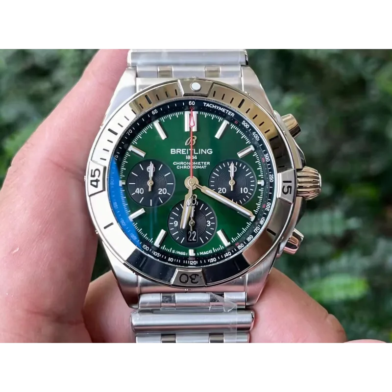 Breitling Chronomat AB0134101L2A1 Replica - Cadran Vert Lunette Cannelee