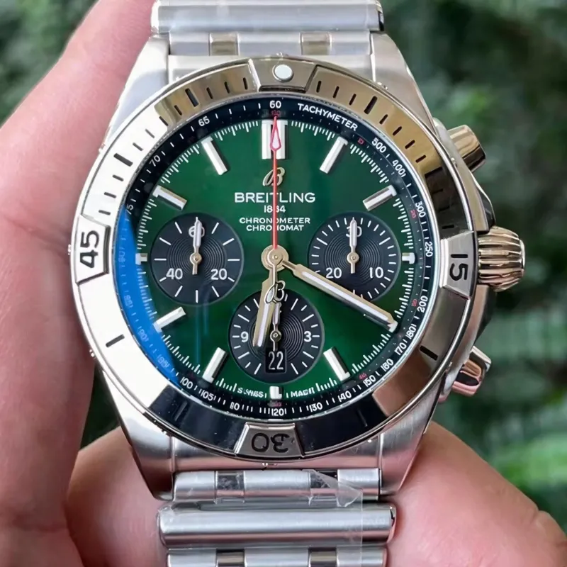 Breitling Chronomat AB0134101L2A1 Replica - Cadran Vert Lunette Cannelee
