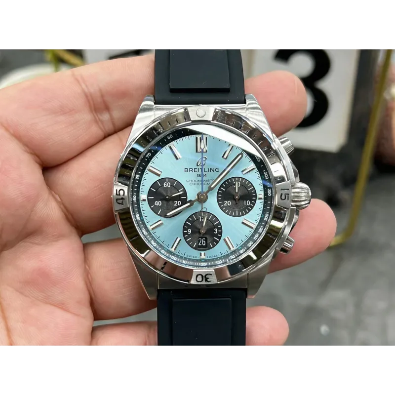 Breitling Chronomat PB0134101C1S1 Replica - Cadran Bleu Glace Lunette Cannelee