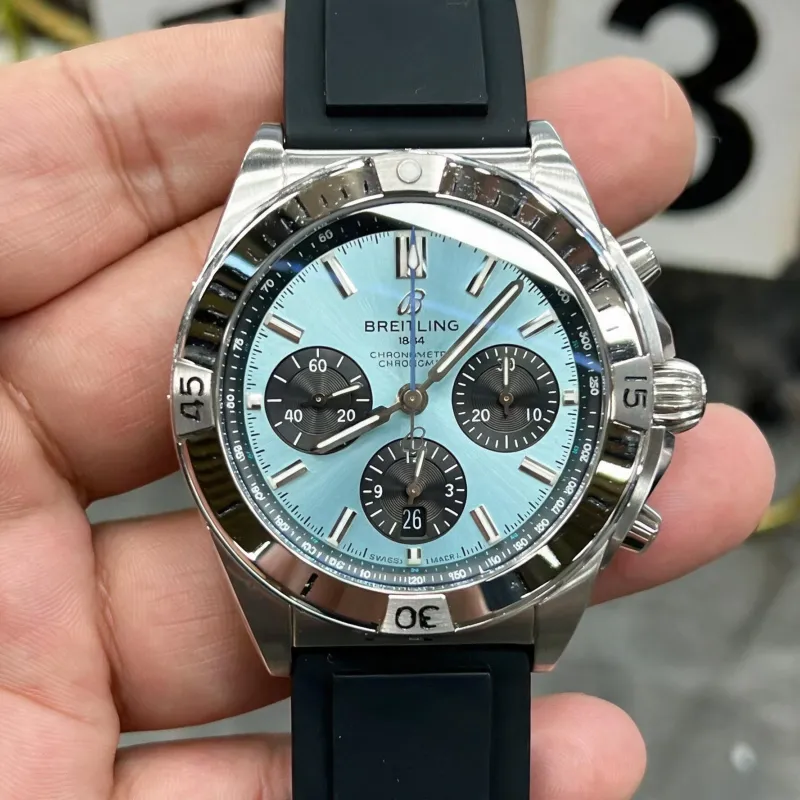 Breitling Chronomat PB0134101C1S1 Replica - Cadran Bleu Glace Lunette Cannelee