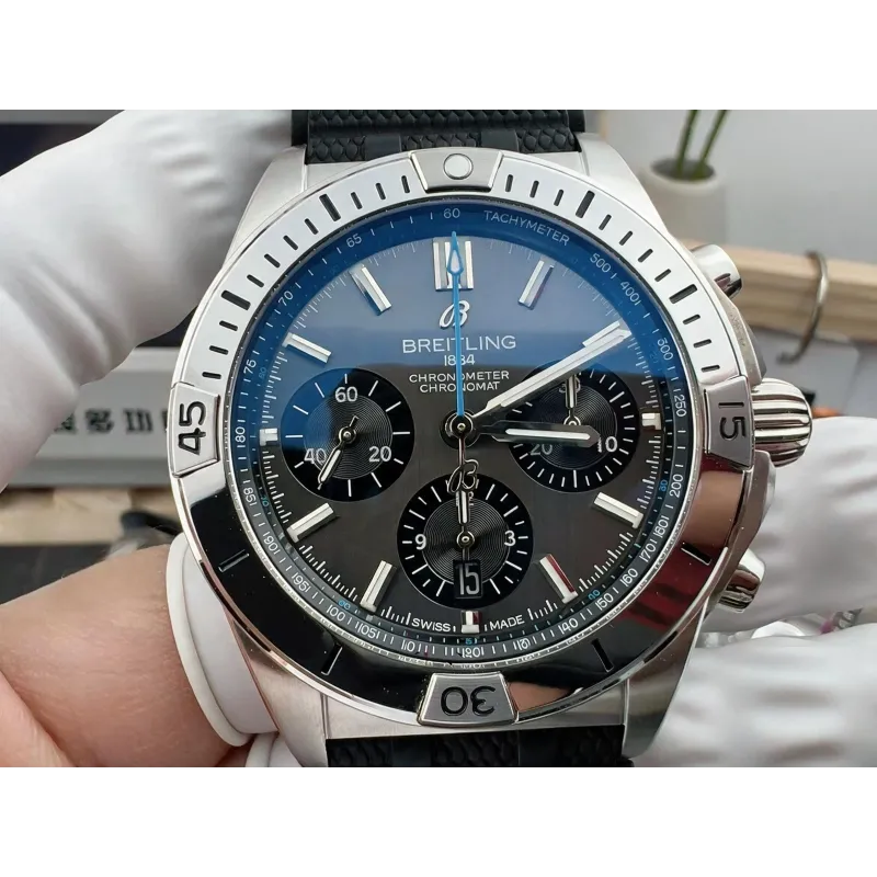 Breitling Chronomat EB0134101M1S1 Replica - Cadran Gris Lunette Cannelee
