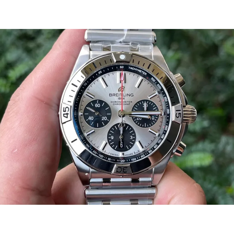 Breitling Chronomat AB0134101K1A1 Replica - Cadran Argent Lunette Cannelee