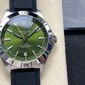 Breitling Chronomat A32398A11L1A1 Replica - Cadran Vert Olive Lunette Cannelee