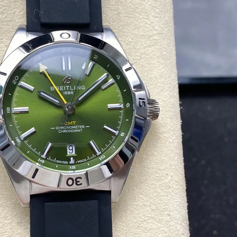 Breitling Chronomat A32398A11L1A1 Replica - Cadran Vert Olive Lunette Cannelee
