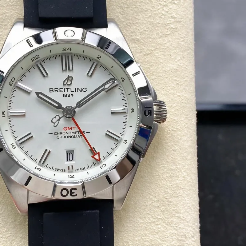 Breitling Chronomat A32398101A1A1 Replica - Cadran Blanc Lunette Cannelee