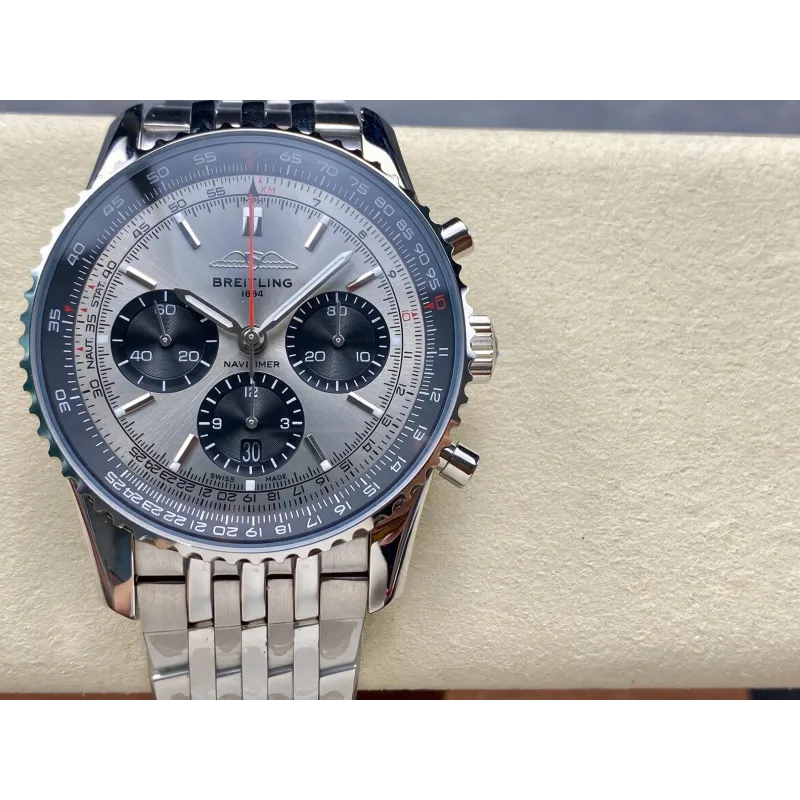 Breitling Navitimer AB0138241G1A1 Replica - Cadran Argent Lunette Cannelee