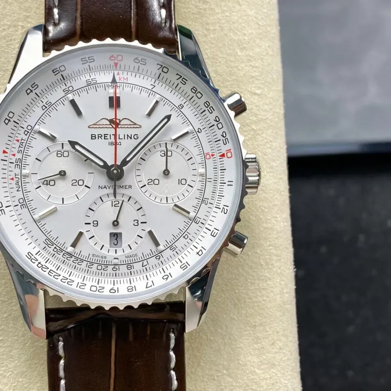 Breitling Navitimer AB0139211G1P1 Replica - Cadran Argent Lunette Cannelee