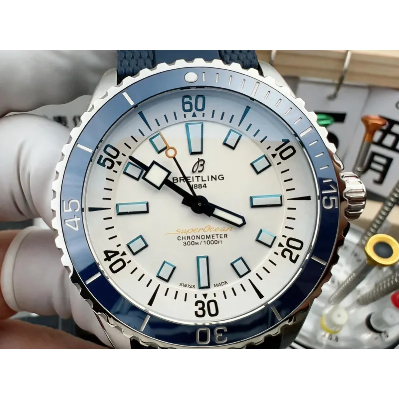 Breitling Superocean A17375E71G1S1 Replica - Cadran Argent Lunette Cannelee