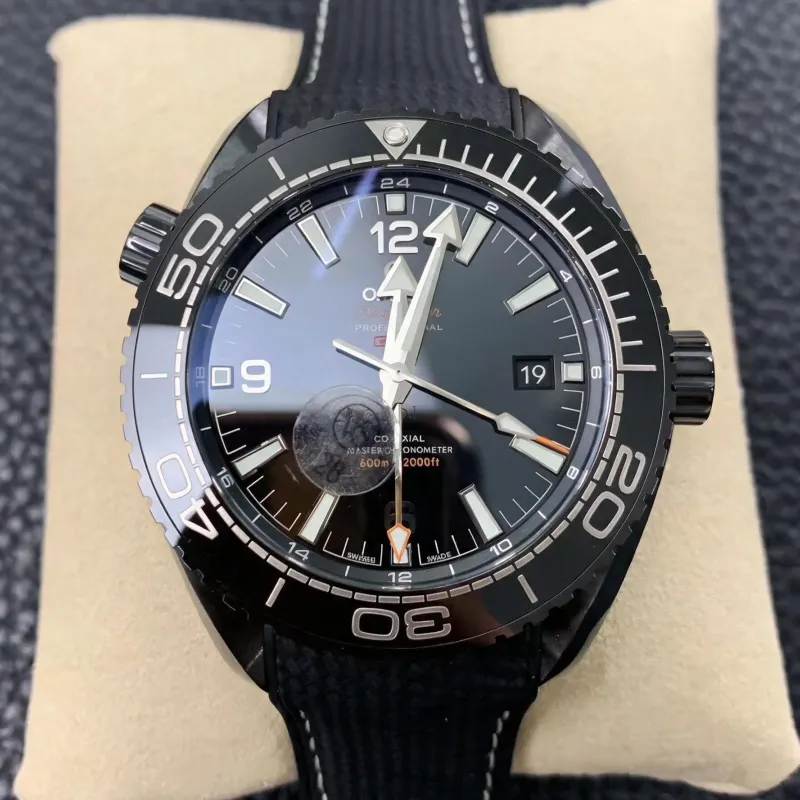 Omega Seamaster Planet Ocean 600M GMT Deep Black 215.92.46.22.01.001 Replica - Cadran Noir