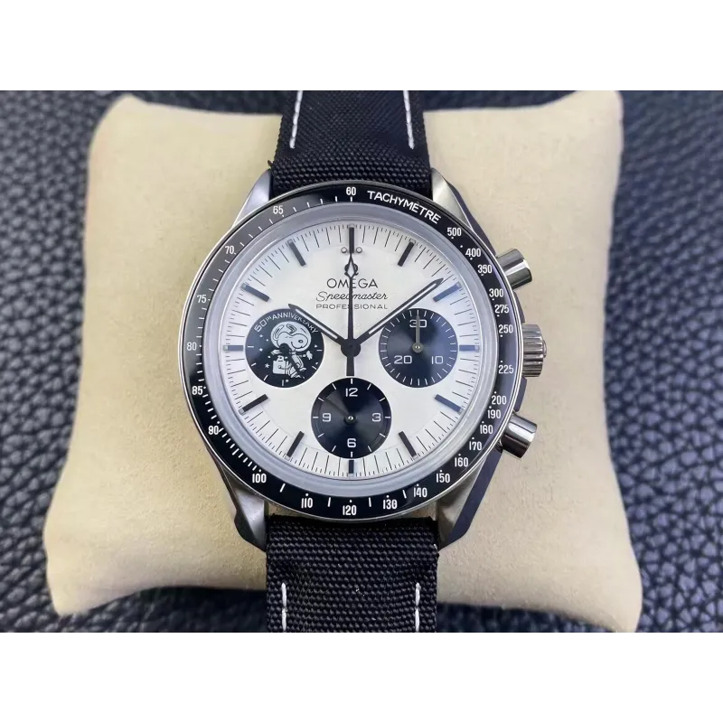 Omega Speedmaster "Silver Award" 50th Anniversary Snoopy 310.32.42.50.02.001 Replica - Cadran Argent