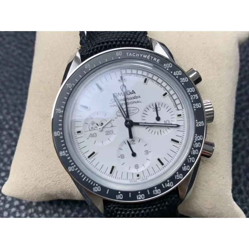 Omega Speedmaster Moonwatch Silver Snoopy 311.32.42.30.04.003 Replica - Cadran Blanc