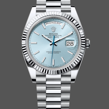 Rolex Day-Date 228236 Replica - Cadran Bleu Glace Lunette Cannelee