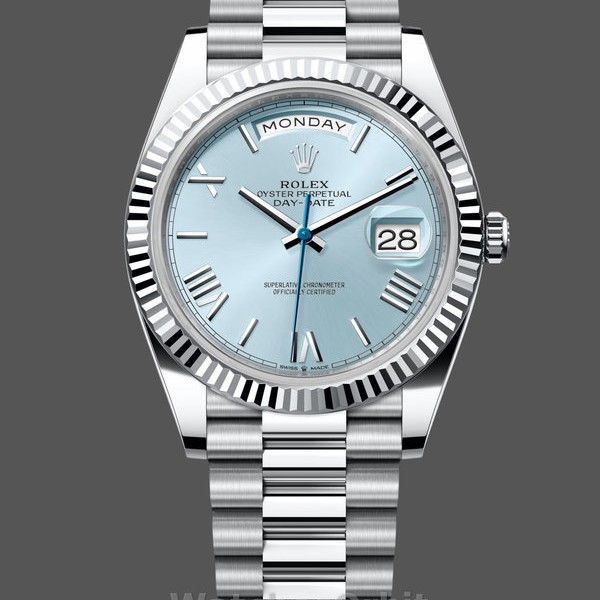 Replique Hommes Rolex Day-Date 40mm Hommes-228236 0012-Cerclage cannelé-Cadran bleu glacier Bleu glacier