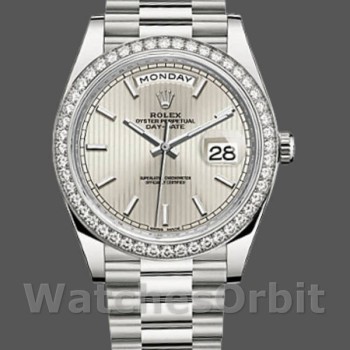 Replique Hommes Rolex Day-Date-228349RBR, 40mm, cadran argenté à motif rayé, lunette diamantée, Argenté Hommes