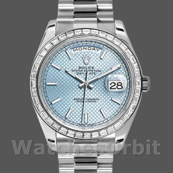 Replique Hommes - Rolex Day-Date-228396TBR, 40mm, cadran bleu glacier à motifs diagonaux, lunette diamantée, Bleu glacier Hommes