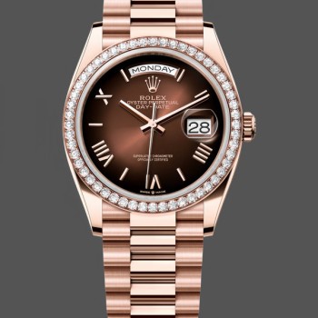 Replique Rolex Day Date 36-128236 0009 unisexe, lunette cannelée, bracelet en platine, bleu glacier