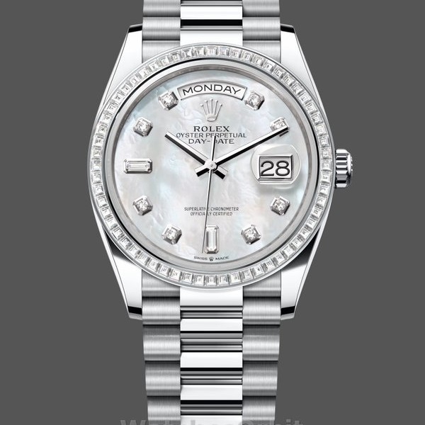 Replique Hommes Rolex Sky-Dweller 42-336934 0002, Or blanc, lunette cannelée, cadran vert Hommes